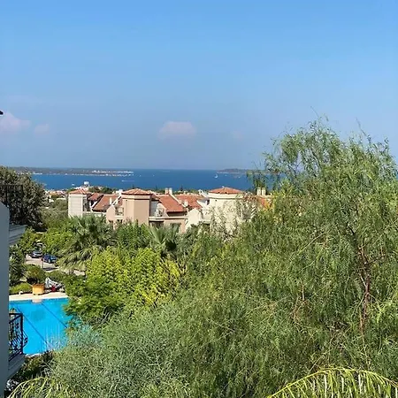 Havuzlu Ve Deniz Manzarali Luks Urla