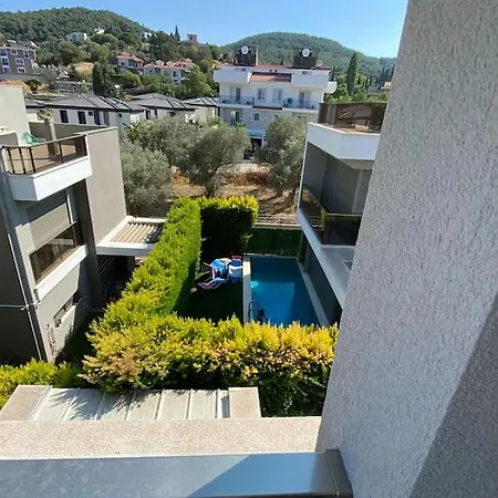 Villa Havuzlu Ve Deniz Manzarali Luks Urla